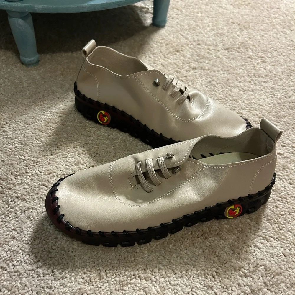 OY Unisex Cream Sneakers